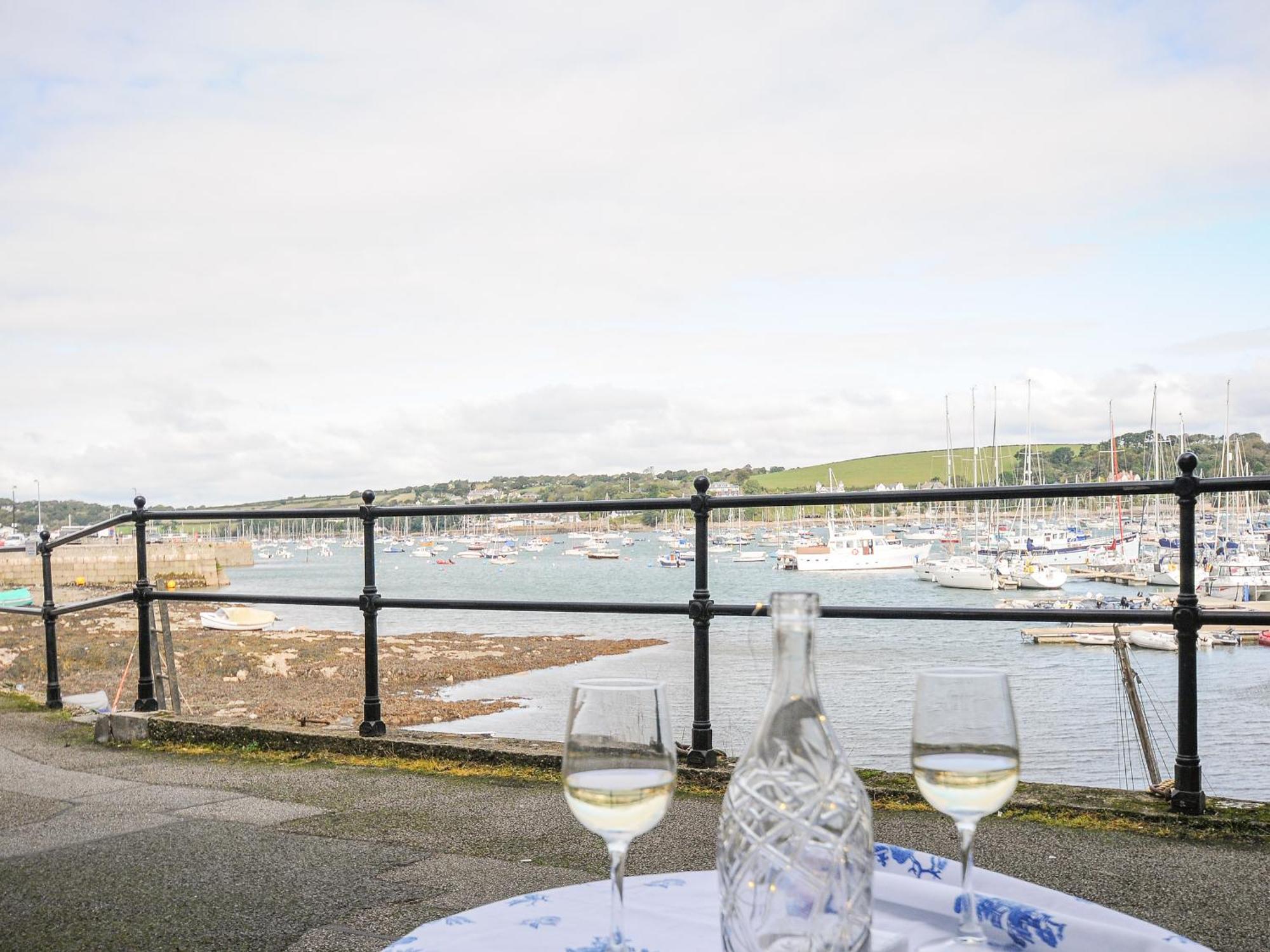 Zawn Nook * Falmouth